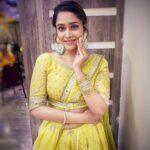 Aasiya Kazi Instagram – 🌟💫
Stylist:- @yashasvisingh19 
Wearing:- @rajarani_couture 
Earring:- @zaya.jewels 
Hair:- @meenakshikolvankar 
Nails by:- @thenailartschooldipikaparihar