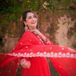 Aasiya Kazi Instagram - 💫 Photographer:- @jaysingal_ Wearing:- @knittable_ Stylist Association:- @dharmishthadagia Hair:- @meenakshikolvankar Make up:- @suryakant_makeup_artist Stylist:- @yashasvisingh19