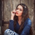 Aasiya Kazi Instagram - The greatest prison is the mind 💭 Photographer :- @jaysingal_ Hair :- @meenakshikolvankar Make up :- @suryakant_makeup_artist Stylist:- @yashasvisingh19 Stylist Association:- @dharmishthadagia Outfit:- @aarti_mataney