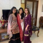 Aasiya Kazi Instagram - Eid Mubarak 🌟 Missed you guys @alina_kalam @rukaiyajumani @bk_kalam @tahseenanwari07 ❤️