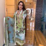 Aasiya Kazi Instagram - Eid ka Chand Mubarak Sabko 🤲🏻😇 Wearing @wahidethnic_collection 🥰
