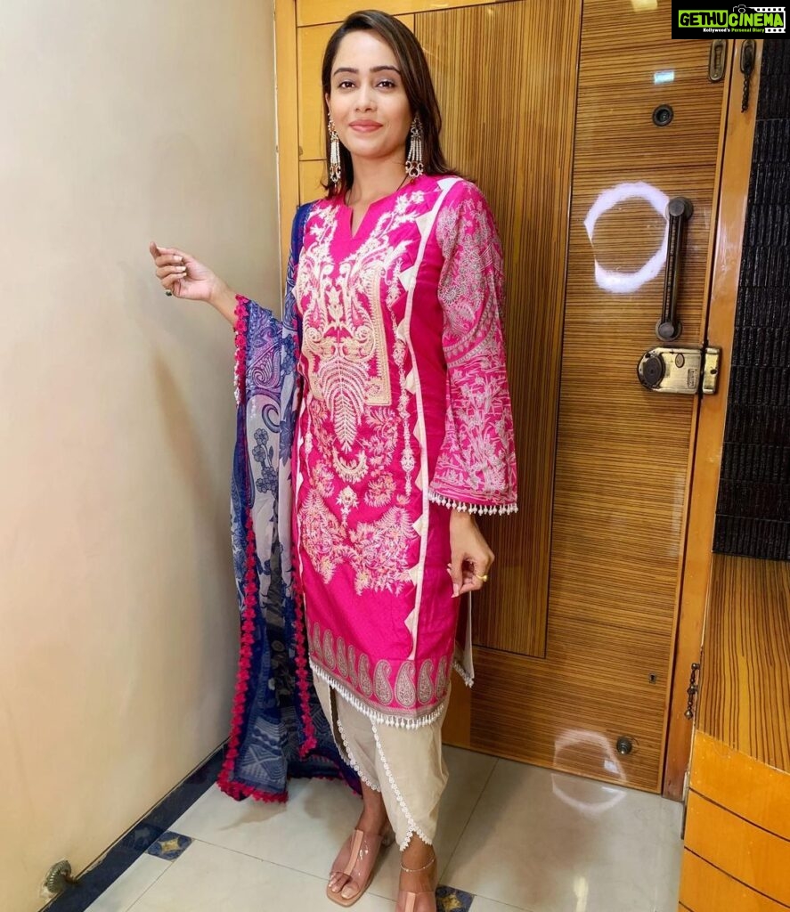 Aasiya Kazi Instagram - Ramzan Mubarak 🕋 Wearing this beautiful dress by @ibtida_by_salma_khatri 🥰 Mumbai, Maharashtra