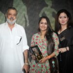 Aasiya Kazi Instagram - @aasiya_o9 with @perfectwomanawards #perfectwomanpvtltd Perfect Woman Awards 2023 - @perfectwomanawards @perfectachieversaward @perfectwomanmagazineofficial #editor & #publisher @dr.khooshigurubhai #chief editor @dr.geetsthakkar @perfectachieversaward @dr.khooshigurubhai #editor @gurubhaithakkar #md #PerfectWomanTeam #TeamPerfectWoman #perfectachieversawards #perfectachieversaward2023 #khooshiGurubhai #GurubhaiThakkar #DrGeetSThakkar #PerfectWoman #PerfectWoman since 2010