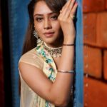 Aasiya Kazi Instagram – Happy vibes today ✨
Clicked by:- @ashish_j_nakashe
Designed by:- @shilpsaxena
Pr:- @dharmishthadagia
Make up:- @thombrekapil
Hair:- @meenakshikolvankar
Location:- @thetimesssquare