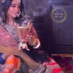 Aasiya Kazi Instagram – @exotic_oud_india hoping on to the trend with our favourite @aasiya_o9 👑❣️
✨
@exotic_oud_india #exotic_oud_india 
✨
#nuzhathashir #aasiyakazi #gazdar #instagood #instagram #instafood #instadaily #exotic #exoticoud #trendingreels #arabic #reels #reelsinstagram #reelitfeelit #luxury #luxurylifestyle #rich #richlife #love #super #madhoshi #madhoshi 𝓥𝓲𝓫𝓮𝓼