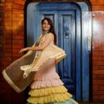 Aasiya Kazi Instagram – 🌸

Clicked by:- @ashish_j_nakashe 
Designer:- @shilpsaxena 
Pr:- @dharmishthadagia 
Make up:- @thombrekapil 
Hair:- @meenakshikolvankar 
Location:- @thetimesssquare