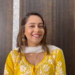 Aasiya Kazi Instagram - If you all haven’t tried then do it now, woh bhi Emily ke style mein! 😉 Aur dekhiye #anandibaaauremily Somvaar Se Shanivaar, shaam 6:30 baje, StarPlus par