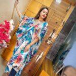 Aasiya Kazi Instagram - 🌈 Wearing:- @anaqat_clothings ⭐️