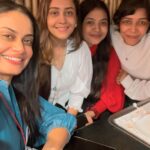 Aasiya Kazi Instagram - Thank you for the surprise & for making my day better ❤️😘❤️