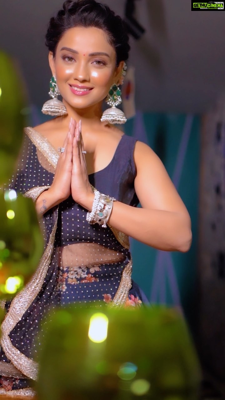 Adaa Khan Instagram - Diwali is almost here and also my plans to host a grand Diwali Party in my living room! Just like me, make your Diwali party happening and #BringHomeCelebrations with fabulous furniture from @nilkamal_ltd. Get up to 40% off plus additional 15% off on their festive collection and new range of home furniture. Visit your Nearest Nilkamal Furniture Ideas store or shop online on Nilkamalfurniture.com . . 👗- @the_clothing_rack_ 🧣- @nidhikurda 💎- @the_bling_girll @offbeatmediain 🤝- @purple.star.entertainment 💇🏻♀️- @salunkhevaishali
