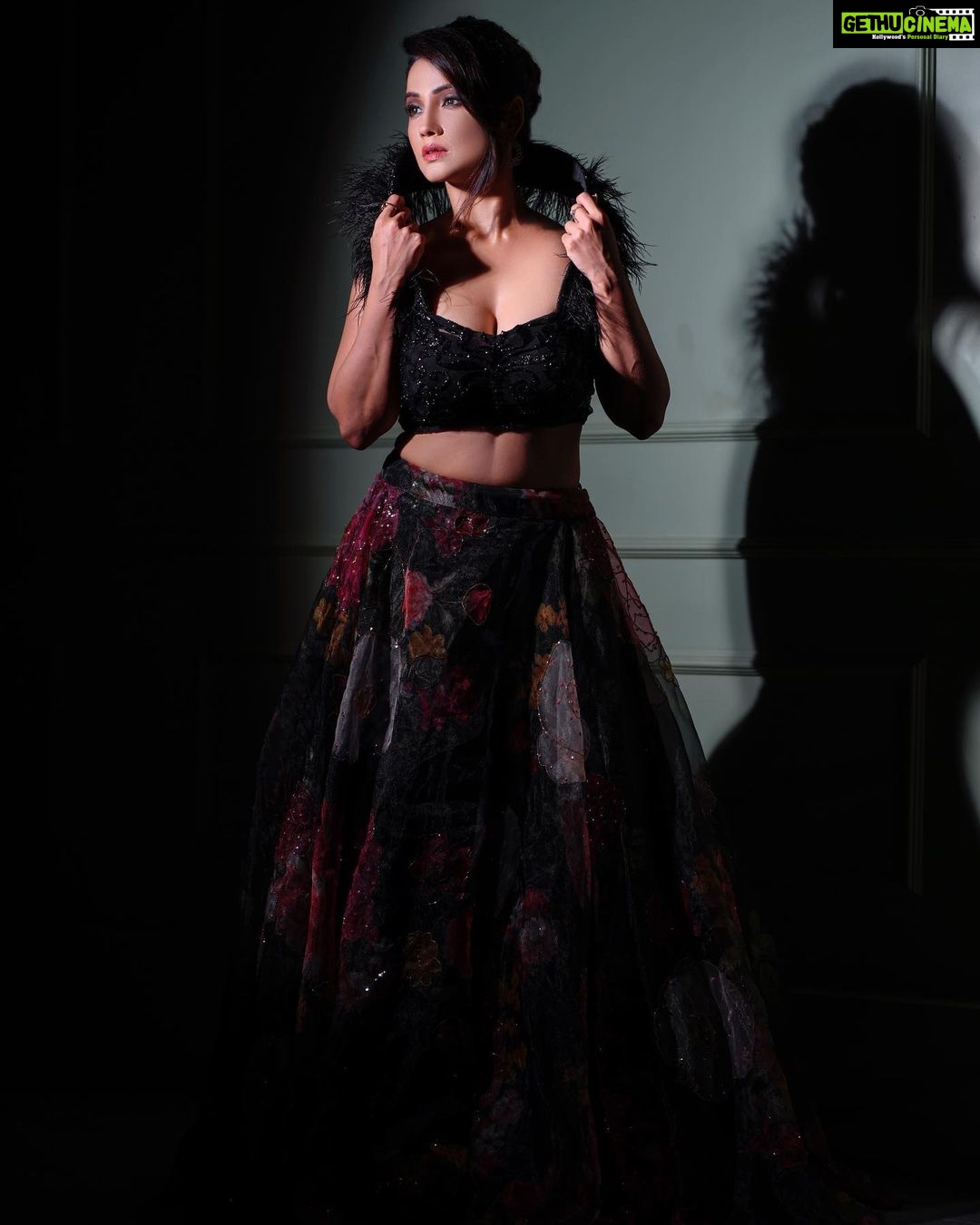 Adaa Khan Instagram - Shadow-rani🌓 . . . #ootd #photooftheday #fashion #style #ootdinspo #instagood #instadaily #fashionista #stylefile #lookbook #fitgirls #stylish #fashionbuzz #styling #fashionlikeadaa #adaakhan