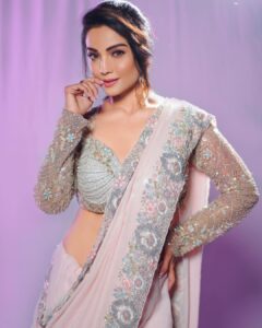 Adaa Khan Instagram - 🍬🍬
.
.

📸- @abhay_r_kirti 
🧣- @nidhikurda 
👗- @asopalav 
💍- @dramaqueenaccessories

#photooftheday #ootd #fashion #style #fashionista #lookbook #stylefile #instagood #instadaily #fyp #fashionlikeadaa #adaakhan
