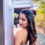 Adaa Khan Instagram - STAY LIT 💫 . . 👗- @maisha_creations_ 🧣- @nidhikurda 💄- @makeupbysheryl.b 💇🏻‍♀️- @hairstylingbyzahra 💍- @dramaqueenaccessories . #feelkaroreelkaro #fashiontrends #fashionfeed #stylefile #lookbook #fashionlikeadaa #reeling #reels #reelsgram #stylebuzz #adaakhan