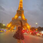 Adaa Khan Instagram - J’ADORE 💘 PARIS . . 🧣 - @nidhikurda . #feelkaroreelkaro #fashiontrends #fashionfeed #stylefile #lookbook #fashionlikeadaa #reeling #reels #reelsgram #stylebuzz #adaakhann #paris #travel #travelholic #adaventure #eiffeltower #grateful