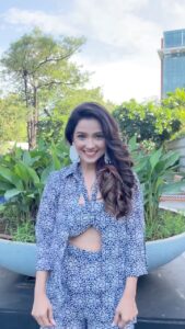 Adaa Khan Instagram - ✈️❤️
.
.
🧣: @nidhikurda 
 👗: @moonstruckbyss 
 💍: @dramaqueenaccessories 
💄: @makeupbysheryl.b
💇🏻‍♀️: @hairstylingbyzahra
📍: @grandhyattmumbai 
.
.
.
#feelkaroreelkaro #feelitreelit #reels #reeling #reelsinsta #trending #travel #traveller #solotrip #adventure #instagood #viral #adaakhan