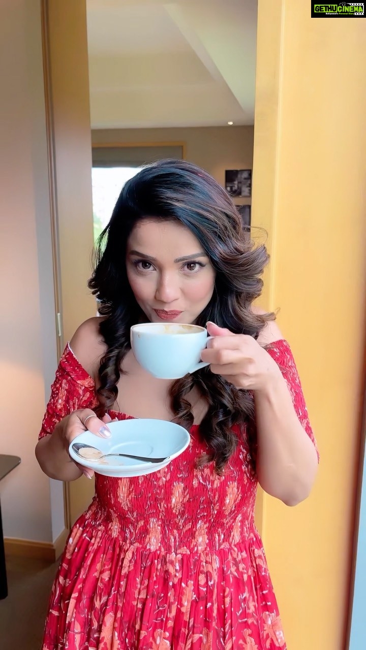 Adaa Khan Instagram - "Words cannot espresso how much coffee beans to me."☕️♥️ . . #feelkaroreelkaro #feelitreelit #reelsinsta #reeling #reels #trending #coffee #funnyvideos #comicreels #comedy #mondaymadness #adaakhan Grand Hyatt Mumbai