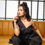 Adaa Khan Instagram – Love is in the H-AIR🖤
.
.

📸: @photoeekaysid
💄: @imgalibshaikh 
💇🏻‍♀️: @shabnam1014
🧣: @nishankh_sainani 
👗: @zeel_ritu_agarwal 

.
.
.
#ootd #photooftheday #fashion #style #ootdinspo #instagood #instadaily #fashionista #stylefile #lookbook #fitgirls #stylish #fashionbuzz #styling #fashionlikeadaa #adaakhann