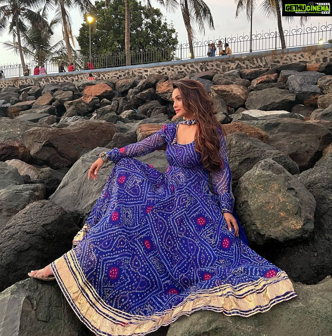 Adaa Khan Instagram - Desi ROCKS!! 🪨 💙 . . #photooftheday #ootd #indianwear #fashion #style #fashionista #lookbook #stylefile #instagood #instadaily #fyp #fashionlikeadaa #monsoon #monsoon #monsoonvibes #adaakhann