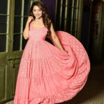 Adaa Khan Instagram – PEACH Please!! 🌷

.
🧣: @nidhikurda 
 👗: @sparrowofficial_ 
📸: @photoeekaysid
💄: @shaikhgalib
💇🏻‍♀️: @shabnam1014
📍: @bandramitron
.
.
.
#photooftheday #ootd #potd #instagood #instadaily #fyp #fashion #style #lookbook #stylefile #stylish #fashionbuzz #stylemantra #outfitinspo #fashionlikeadaa #adaakhann
