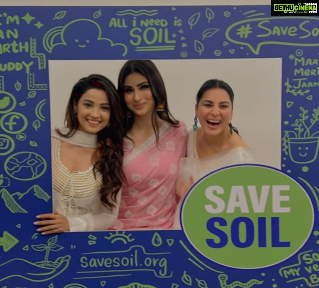 Adaa Khan Instagram - Some personalities have the spark in them to uplift the society and make a difference. Such is Sadhguru! His vibrant energy can transform so many lives... I'm glad to associate with his recent initiative- SAVE SOIL. In the time where increasing pollution is degrading the quality of soil, plastic waste and other remnants adding to the issue. It is high time we step ahead to save our natural resources. One for the planet! One for the society!! One for all of us!!! Let's make this world a happy place to be... @sadhguru @consciousplanet . #letsmakeithappen #photooftheday #sadhguru #savesoil #saveplanet #motherearth #nature #naturelove #photooftheday #instagood #instadaily #fyp #goodvibes #positivevibes #adaakhann