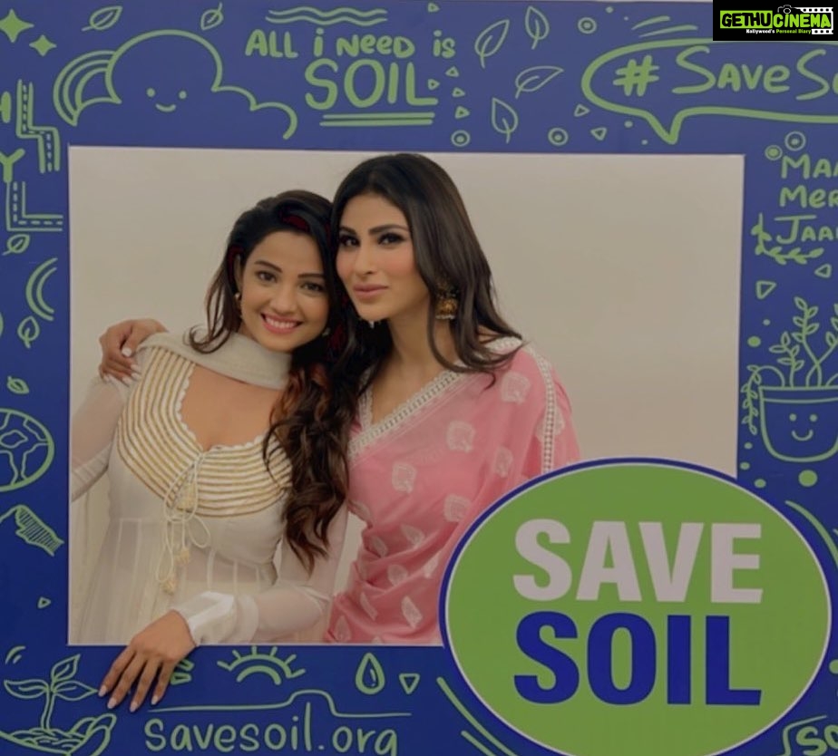 Adaa Khan Instagram - Some personalities have the spark in them to uplift the society and make a difference. Such is Sadhguru! His vibrant energy can transform so many lives... I'm glad to associate with his recent initiative- SAVE SOIL. In the time where increasing pollution is degrading the quality of soil, plastic waste and other remnants adding to the issue. It is high time we step ahead to save our natural resources. One for the planet! One for the society!! One for all of us!!! Let's make this world a happy place to be... @sadhguru @consciousplanet . #letsmakeithappen #photooftheday #sadhguru #savesoil #saveplanet #motherearth #nature #naturelove #photooftheday #instagood #instadaily #fyp #goodvibes #positivevibes #adaakhann