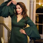 Adaa Khan Instagram - You make me HAP- PEA 💚🌿 . . 🧣: @stylebysugandhasood 👗: @ordinaree_ 📿: @dramaqueenaccessories 📸: @photoeekaysid 💄: @shaikhgalib 💇🏻‍♀️: @shabnam1014 📍: @bandramitron . #ootd #photooftheday #fashion #style #ootdinspo #instagood #instadaily #fashionista #stylefile #lookbook #fashionlikeadaa #adaakhan