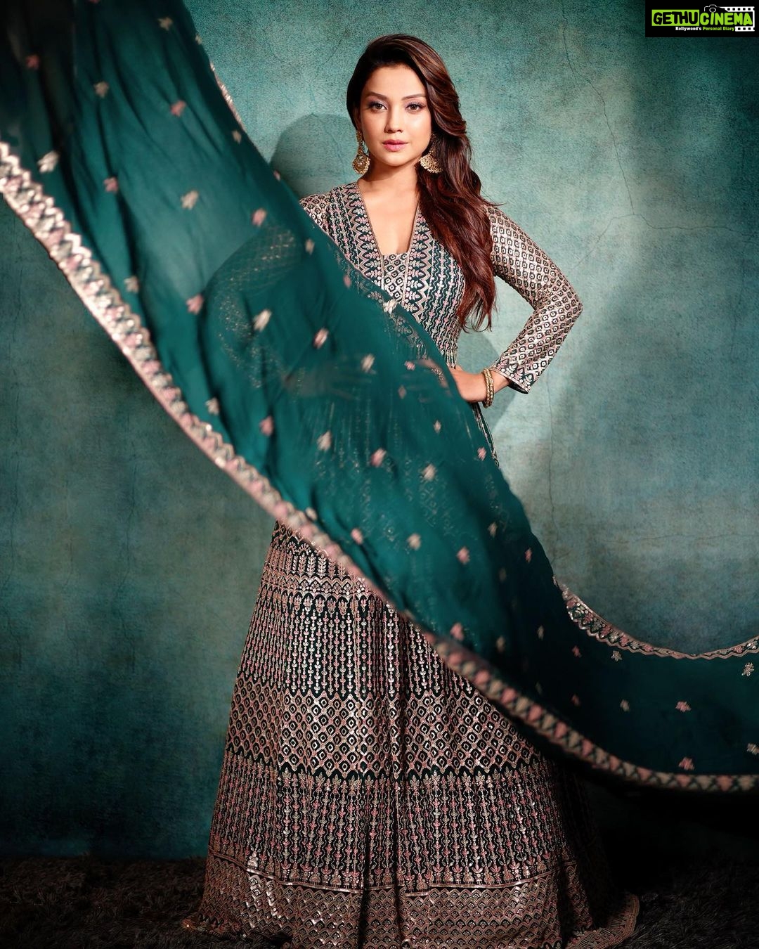 Adaa Khan Instagram - Inhale 'Sabr’, Exhale ' Shukr' ! 💚 . . . 📸: @prashantsamtani 👗: @kalkifashion 🧣: @nidhikurda . . . #iftaar #iftaarparty #fashion #festivefashion #ootdinspo #stylefile #stylish #partywear #fashionfever #stylegoals #ethnicwear #festivewear #stylebuzz #lookbook #fashionlikeadaa #adaakhan