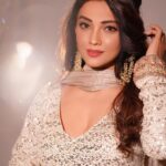 Adaa Khan Instagram – Jashn e Bahara 💫🌸
.
.

.
.
.
#traditionalwear #ramzan #stylefile #ootd #ootdfashion #fashion #style #stylish #fashionfever #stylebuzz #fashionista #fashionlikeadaa #instagood #picoftheday #adaakhan