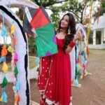 Adaa Khan Instagram - Wishing that you always soar high… just like the kites in the sky 🪁 HAPPY MAKAR SANKRANTI 🪁