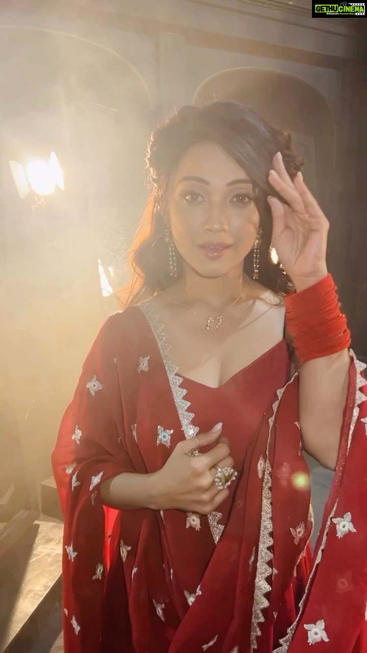Adaa Khan Instagram - #ad Start your Everyday journey by healing and attracting good energy towards you. EK’s 22k Gold plated Snake Heart Necklace is Handcrafted to bring Luck, protecting and strength to the wearer. This is Charm Jwellery collection that will captivate positivity for you... #indiancraft #Ethnic #homewellness #jwellery #snakeheart #spritualjwellery #EkbyEkta @ekbyekta and @ektarkapoor