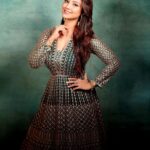 Adaa Khan Instagram – Inhale ‘Sabr’, Exhale ‘ Shukr’ ! 💚
.
.
.
📸: @prashantsamtani
👗: @kalkifashion 
🧣: @nidhikurda 
.
.
.
#iftaar #iftaarparty #fashion #festivefashion #ootdinspo #stylefile #stylish #partywear #fashionfever #stylegoals #ethnicwear #festivewear #stylebuzz #lookbook #fashionlikeadaa #adaakhan