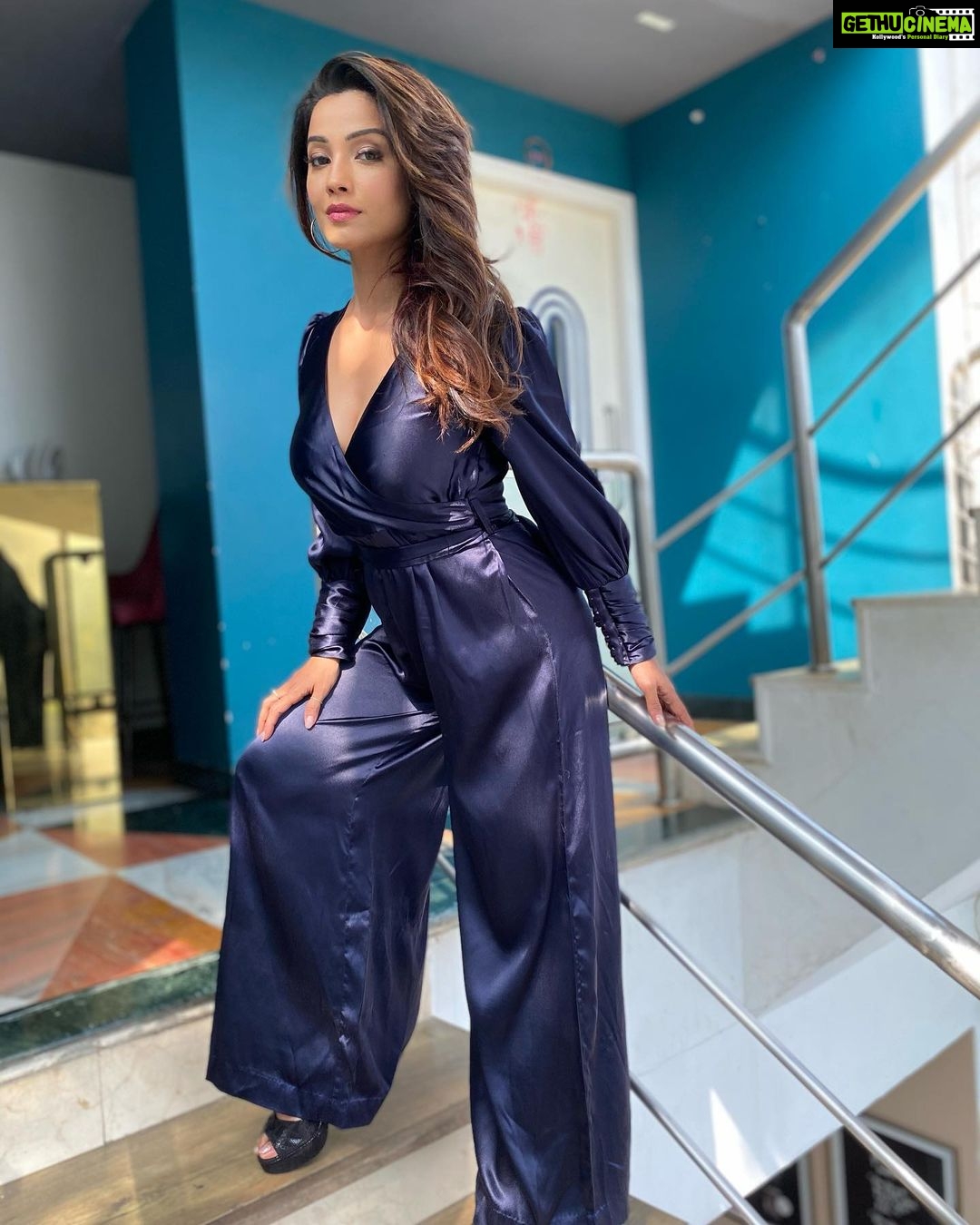 Adaa Khan Instagram - Feeling BLUE-TIFUL ππ§Ώ . . π§£- @stylebysugandhasood π- @mazikien.official . . . #photooftheday #blues #instagood #instadaily #instagood #fyp #fashion #style #fashionfever #stylefile #lookbook #stylebuzz #stylish #summer #fashionista #instafashion #ootd #ootdinspo #fashionlikeadaa #adaakhan
