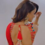 Adaa Khan Instagram - Wait a minute …♥️ #feelkaroreelkaro #feelitreelit #reelsinsta #reeling #reelsgram #reelitfeelit #adaakhan