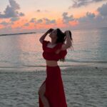 Adaa Khan Instagram - “Golden hour is my happy hour”🌞 . . 🧣- @nidhikurda 👗- @poshaffair.co @vblitzcommunications #sunset #shine #maldives #vacation #sunsetvibes #goodvibes #star #beach #style #stylish #vacation #vacacy #instagood #instadaily #adaakhan Kandima Maldives