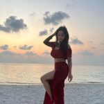 Adaa Khan Instagram - “Golden hour is my happy hour”🌞 . . 🧣- @nidhikurda 👗- @poshaffair.co @vblitzcommunications #sunset #shine #maldives #vacation #sunsetvibes #goodvibes #star #beach #style #stylish #vacation #vacacy #instagood #instadaily #adaakhan Kandima Maldives