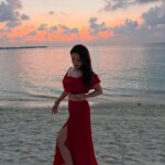 Adaa Khan Instagram - “Golden hour is my happy hour”🌞 . . 🧣- @nidhikurda 👗- @poshaffair.co @vblitzcommunications #sunset #shine #maldives #vacation #sunsetvibes #goodvibes #star #beach #style #stylish #vacation #vacacy #instagood #instadaily #adaakhan Kandima Maldives