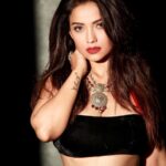 Adaa Khan Instagram – Slaying amidst your weekend chaos… 😉
.
.
.
#photooftheday #fashion #style #weekendvibes #weekend #fashionista #lookbook #stylefile #naagin #naagin6 #shesha #adaakhan