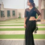 Adaa Khan Instagram – …Coz this Nari Loves her Saree 🖤