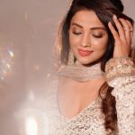 Adaa Khan Instagram – Jashn e Bahara 💫🌸
.
.

.
.
.
#traditionalwear #ramzan #stylefile #ootd #ootdfashion #fashion #style #stylish #fashionfever #stylebuzz #fashionista #fashionlikeadaa #instagood #picoftheday #adaakhan