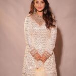 Adaa Khan Instagram – Chashme Baddoor 🧿💫
.
.

.
.
.
#lookbook #stylefile #ootd #ootdfashion #fashion #style #stylish #fashionfever #stylebuzz #fashionista #fashionlikeadaa #instagood #picoftheday #ootdinspo #adaakhan #traditionalwear