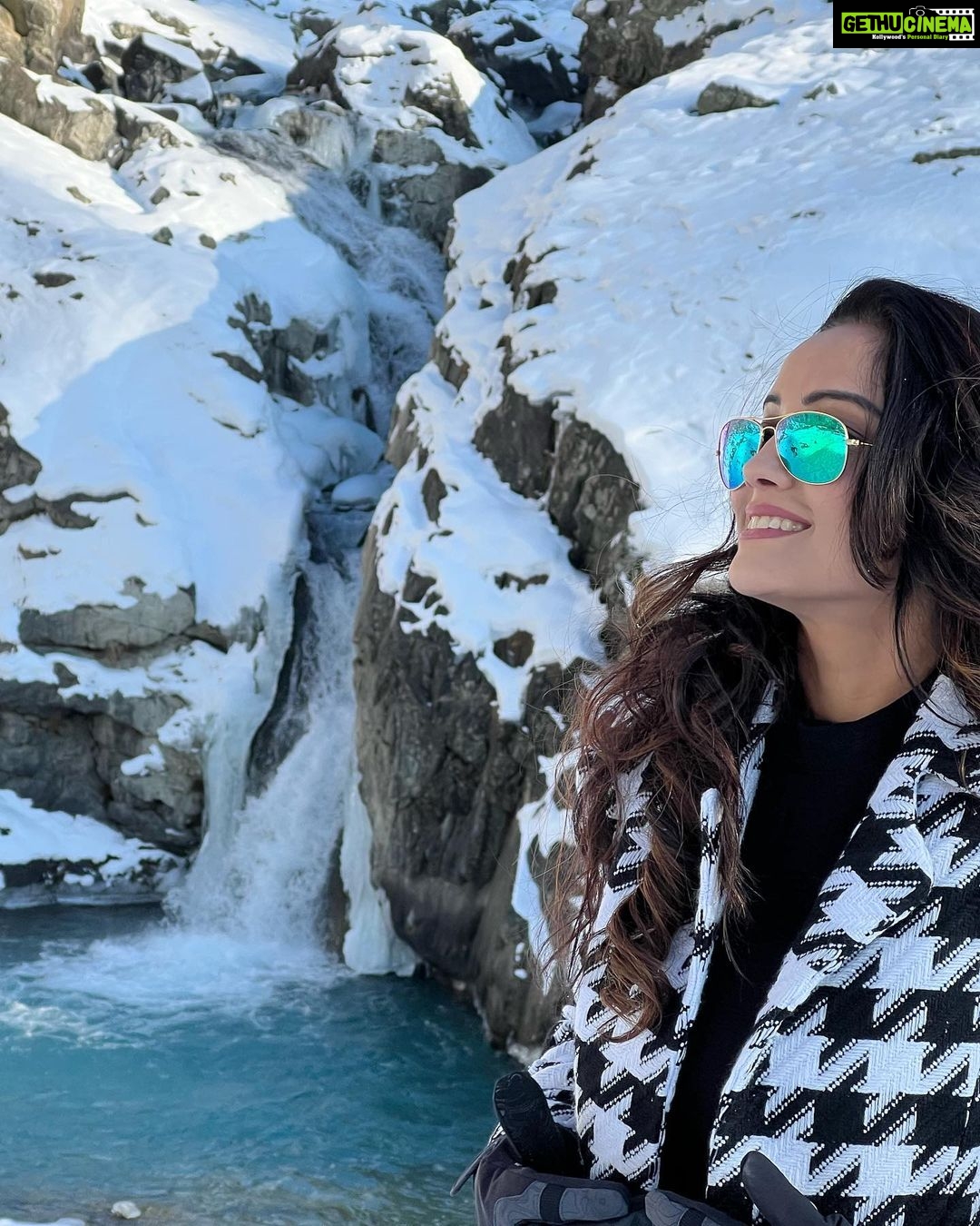 Adaa Khan Instagram - Visual aid to beat the heat☃️