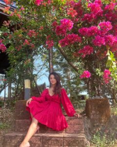 Adaa Khan Instagram - 🌺 makes me 😁 . . #photooftheday #ootd #fashion #style #fashionista #lookbook #stylefile #instagood #instadaily #fyp #fashionlikeadaa #adaakhan