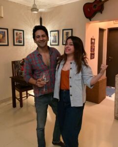 Addite Shirwaikar Malik Instagram - Hi guys..We are helping raise funds for our dear friend Vaibhav Kumar Singh Raghave who is suffering from a rare type of colon cancer.. He was detected with stage 4 cancer last year..It came as a shock for all us..But together we can make him sail thru this.. He has responded very well to all treatments last year but he needs more.. The family has exhausted all funds that we had raised thru ketto.org & otherwise..He is undergoing treatment at the Tata Memorial Hospital in Mumbai, His 1 immunotherapy costsus 4.5 lakhs rs. His treatment requires a large amount of money and we are trying our best to collect all the funds we can. Your help and support towards raising these funds will help our friend.. plz donate watever possible to help us achieve this.. let’s make this possible.. @vibhuzinsta 
Thank you all
Plz keep him in your prayers too🙏
(Link to donate is in highlights & out stories)