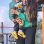 Addite Shirwaikar Malik Instagram - That’s how my 2022 mornings looked like..Our everyday ritual..This is the most memorable one as we explored mountains for the first time together…Bliss indeed❤️ #reels #reelsinstagram #motherlove #india #mountains