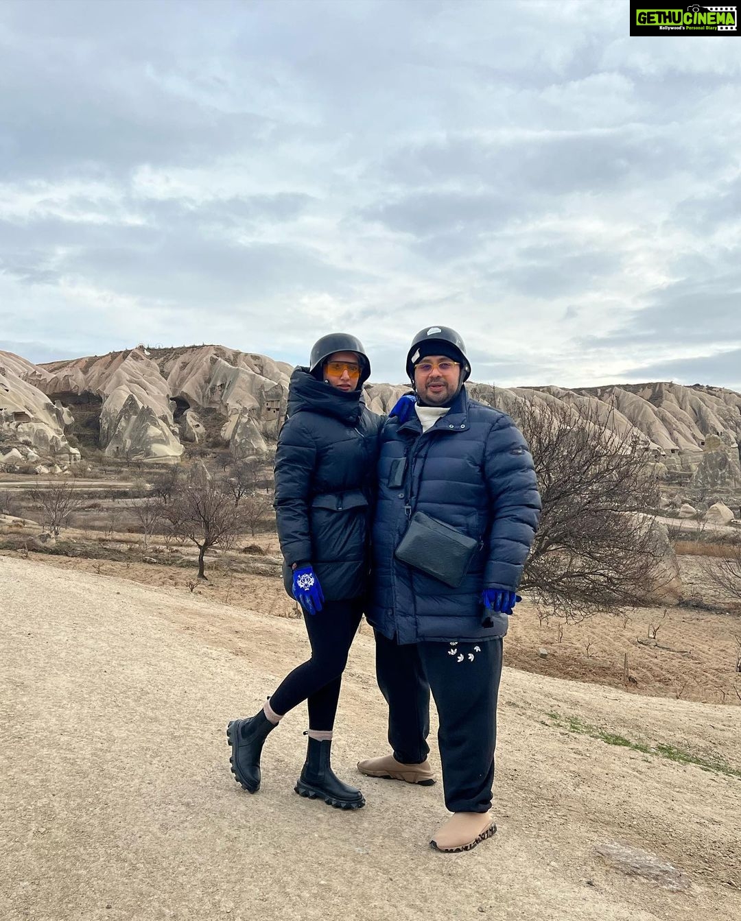 Additi Gupta Instagram - Nothing but Blue Skies and Good Vibes ✌🏼 Happy 4 years KC #yesterday #12.12.22 #CoreMemory Capadocia