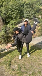 Additi Gupta Instagram - Idle minds at its best !!!!! 😂 #reelsinstagram#vacation#mountains#idleminds