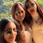 Additi Gupta Instagram - 𝓢𝓪𝓽𝓾𝓻𝓭𝓪𝔂 - 𝓶𝓮𝓽 𝓕𝓸𝓻 𝓪 ☕️ 𝓢𝓾𝓷𝓭𝓪𝔂 - 𝓫𝓸𝓸𝓴𝓮𝓭 ✈️ 𝓜𝓸𝓷𝓭𝓪𝔂 - 𝓽𝓸𝓸𝓴 𝓸𝓯𝓯 ⛄️⛄️⛄️ THEREFORE..The last minute plans can also be LITT too !! Dharamsala
