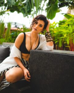 Additi Gupta Instagram - 🐋🌴🌊
#sundayfeels