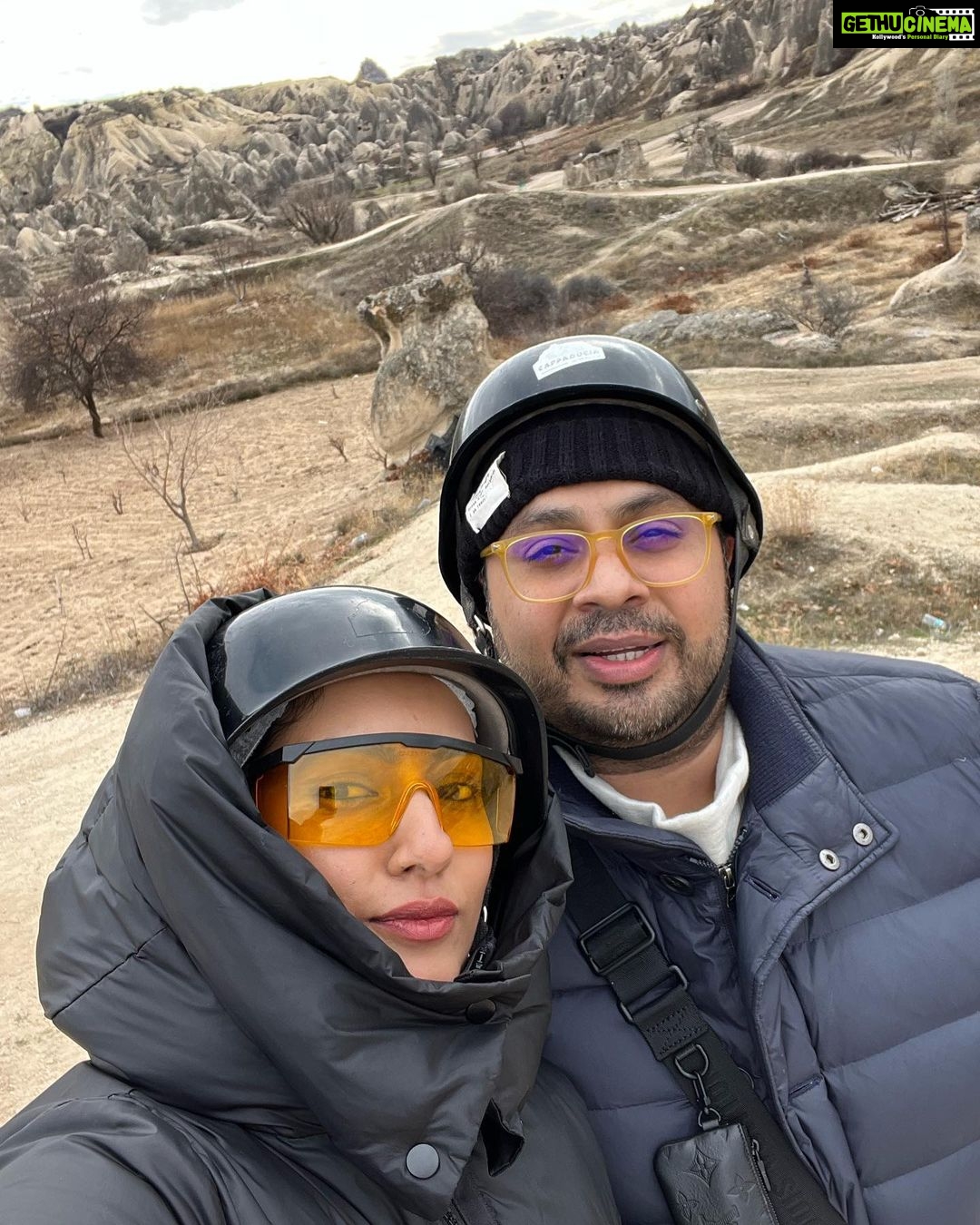 Additi Gupta Instagram - Nothing but Blue Skies and Good Vibes ✌🏼 Happy 4 years KC #yesterday #12.12.22 #CoreMemory Capadocia