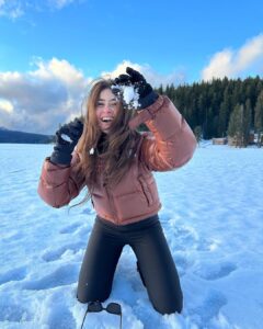 Aditi Bhatia Instagram - Hello 2023 🤎